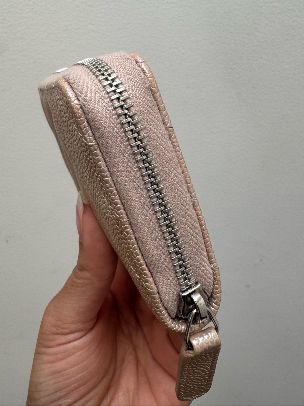 {Chanel} 🦄 17B Iridescent Rose Gold Zippy Wallet - Picture 9 of 11